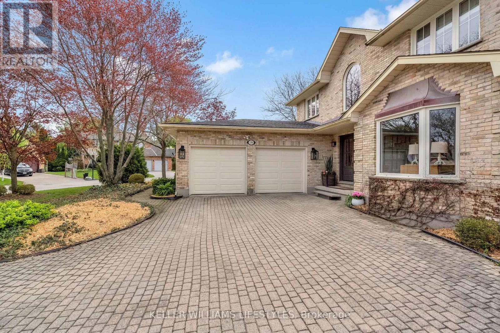 39 SUMMERDALE CRESCENT - 2