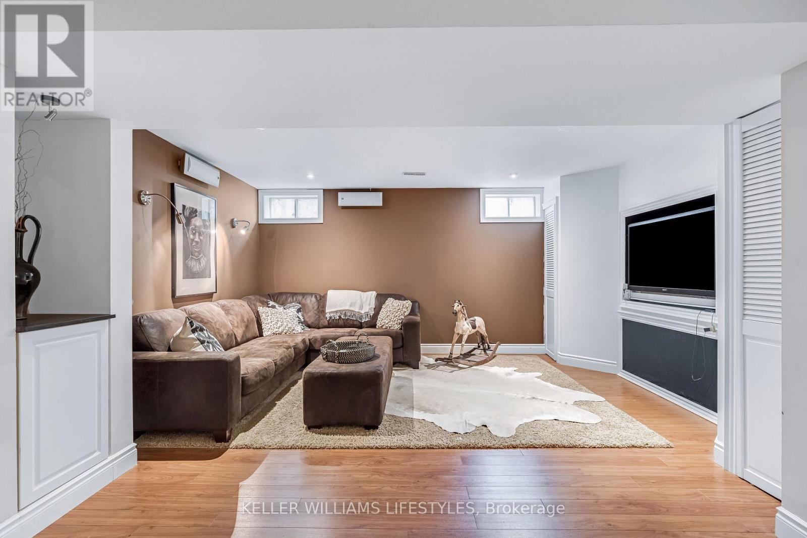 39 SUMMERDALE CRESCENT - 39