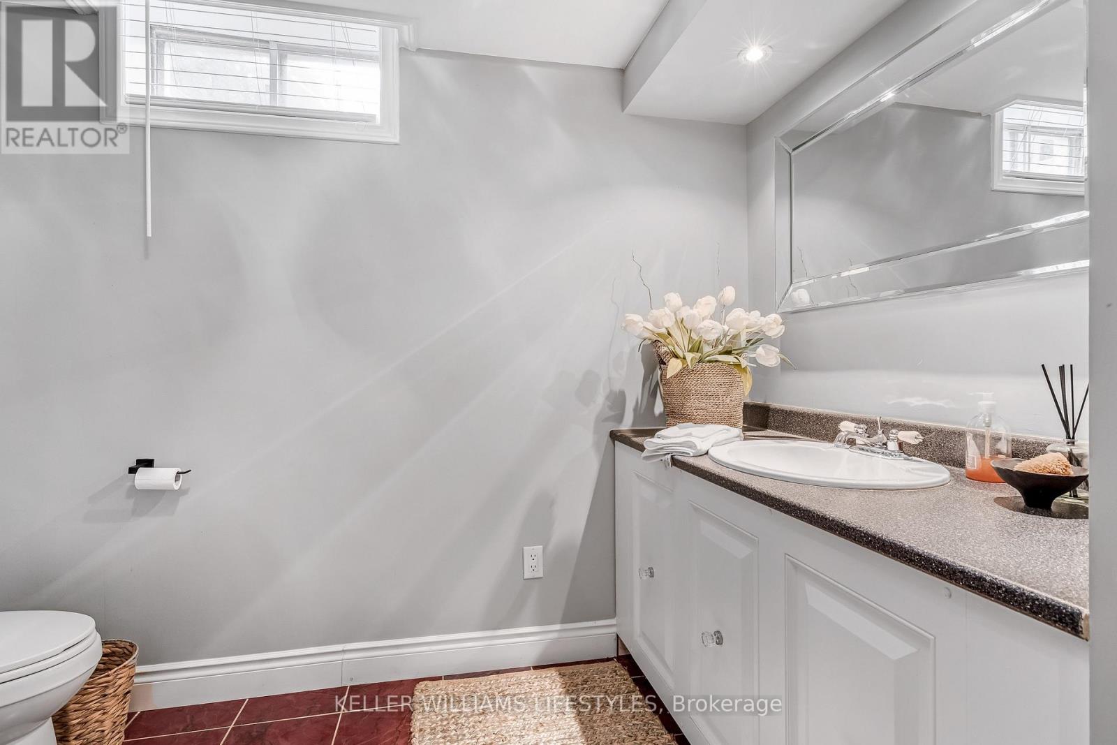 39 SUMMERDALE CRESCENT - 41