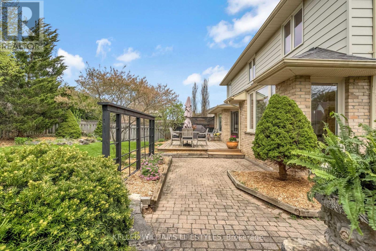 39 SUMMERDALE CRESCENT - 42