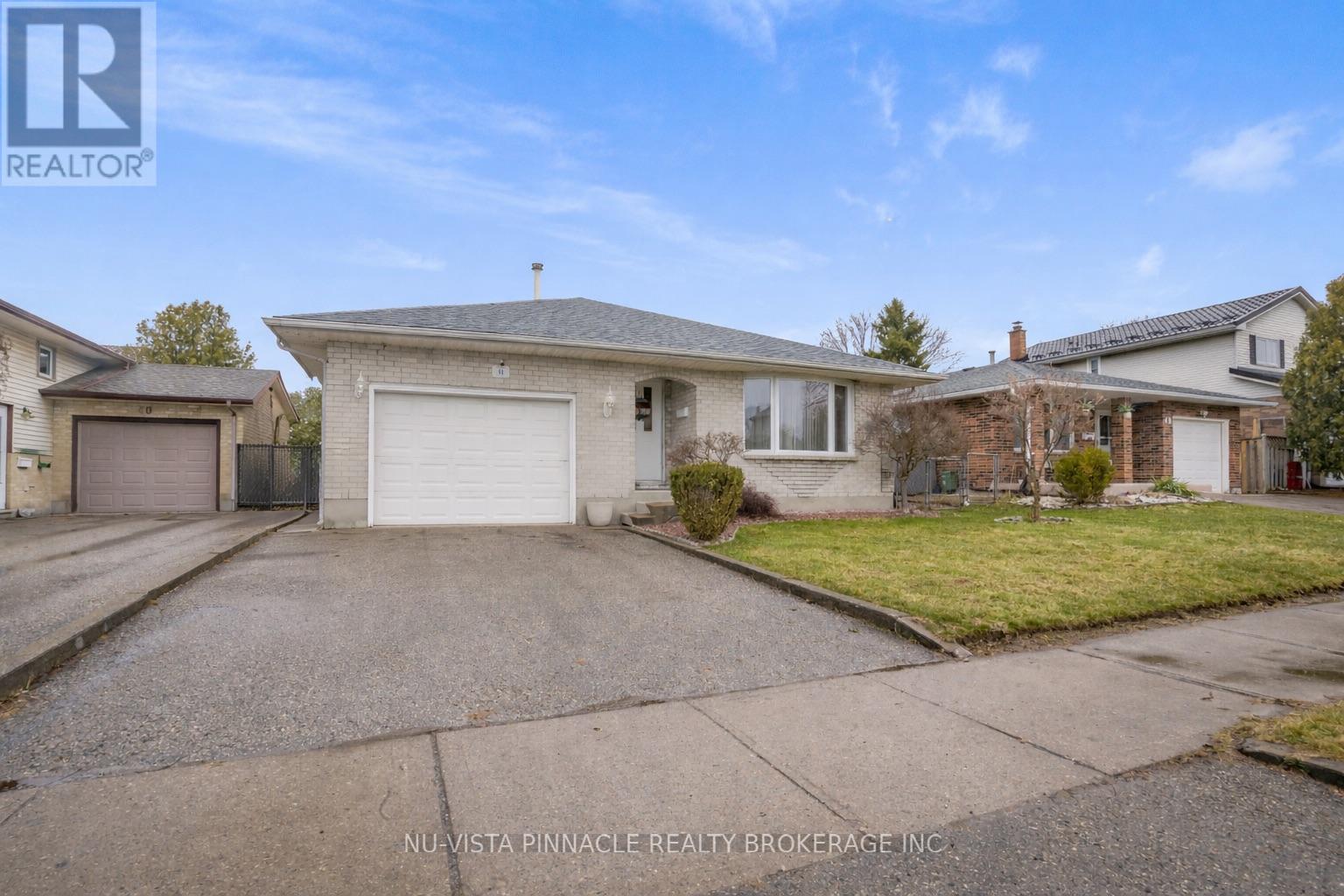 44 GOLFDALE CRESCENT - Image 3