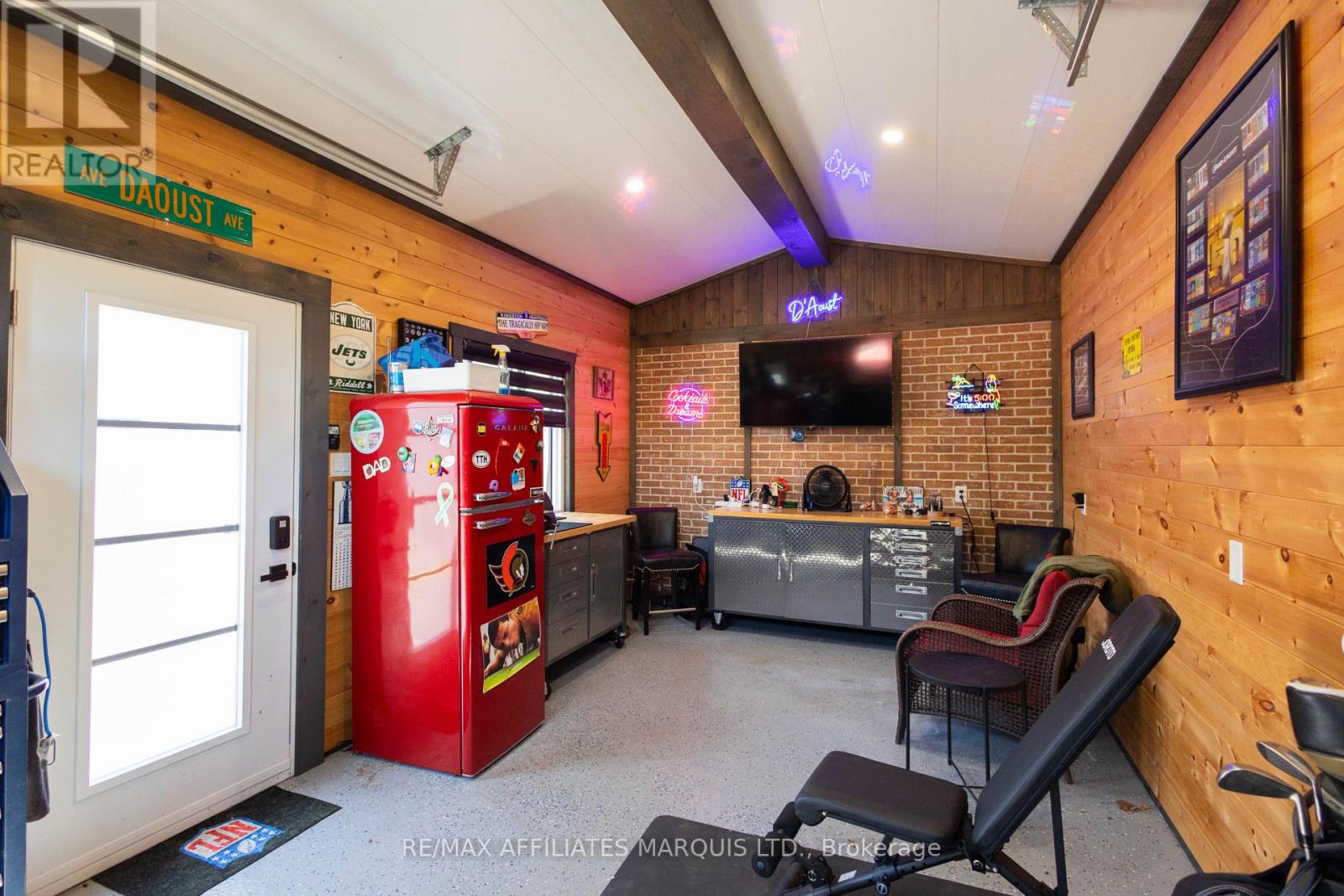 420 BEACH AVENUE - 12