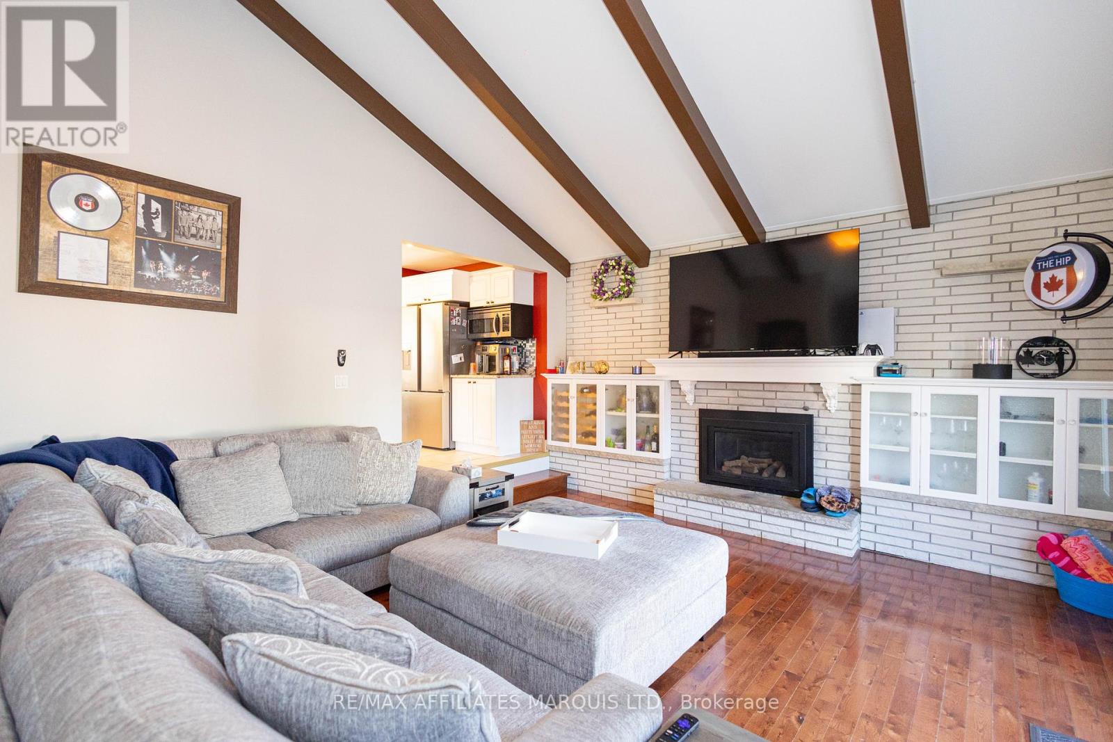 420 BEACH AVENUE - 30