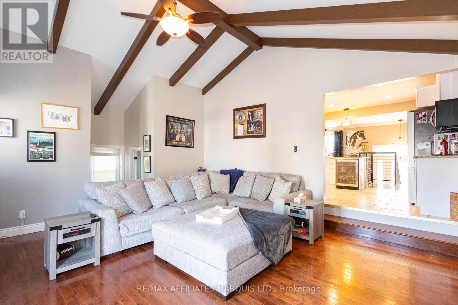 420 BEACH AVENUE - 31