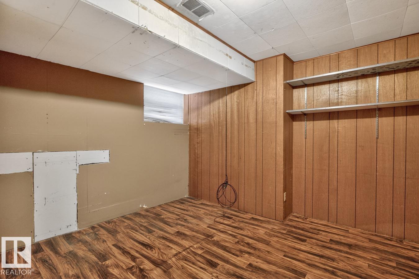 8326 81 AV NW - 23