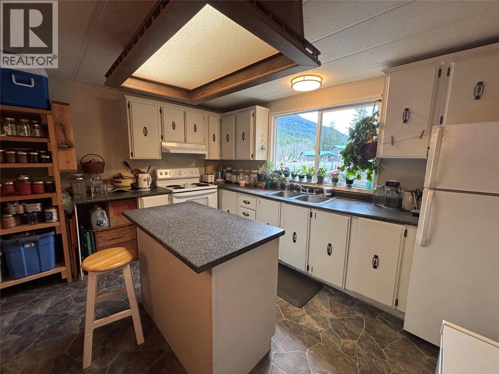 150 North Fork Road, Cherryville