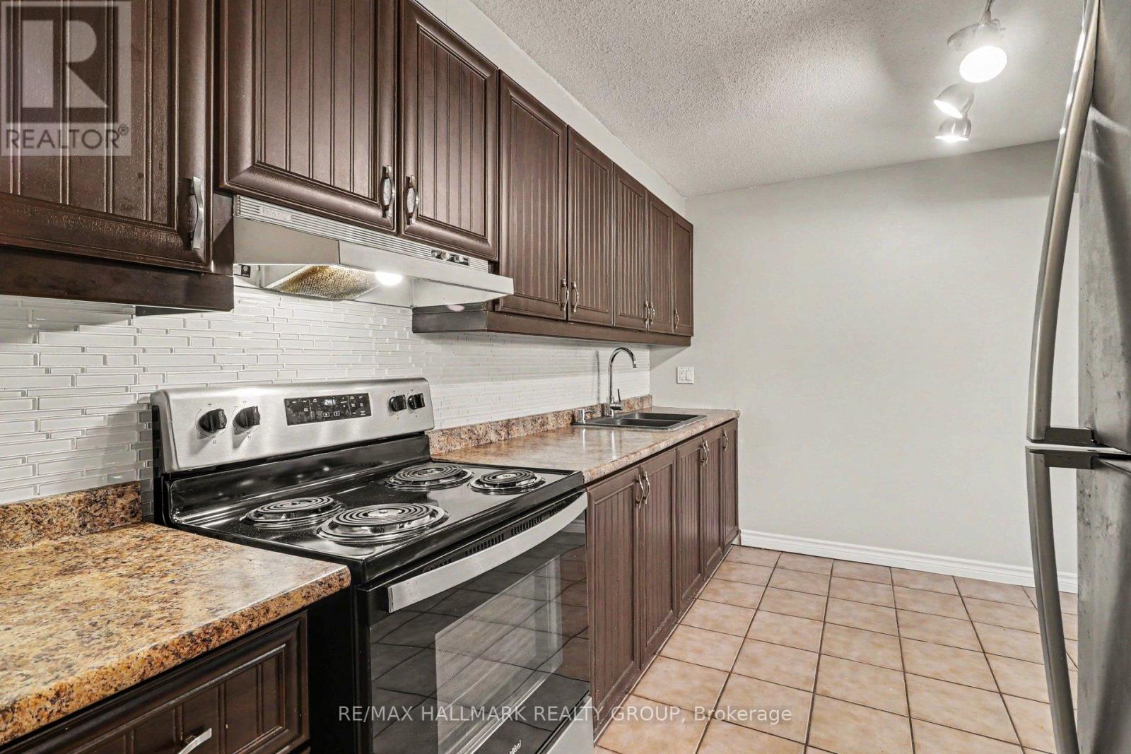 #2 898 ELMSMERE ROAD - 10