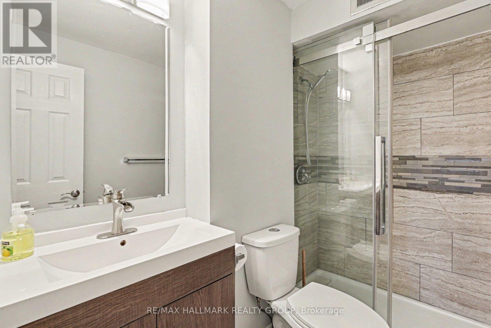 #2 898 ELMSMERE ROAD - 16