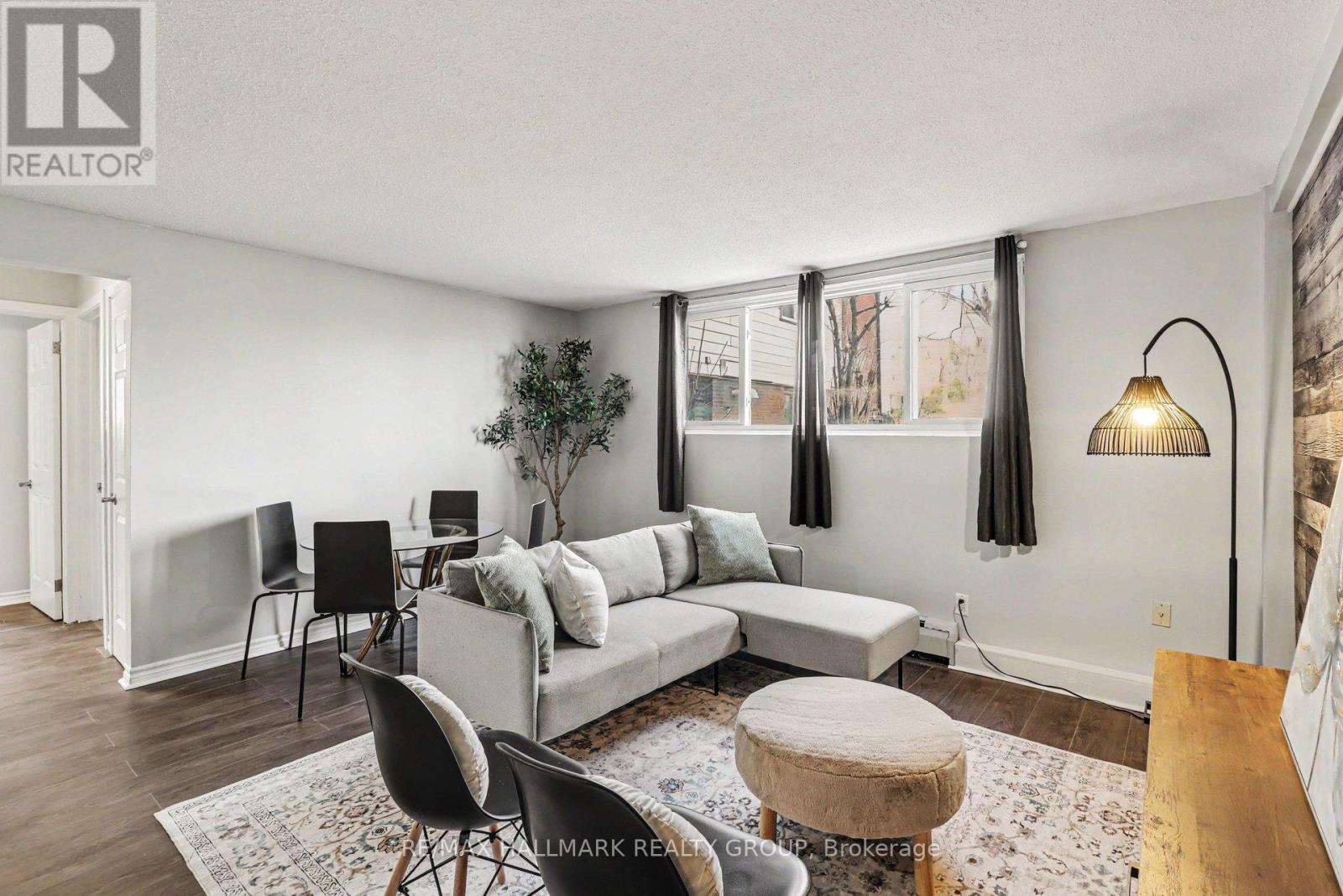 #2 898 ELMSMERE ROAD - 4