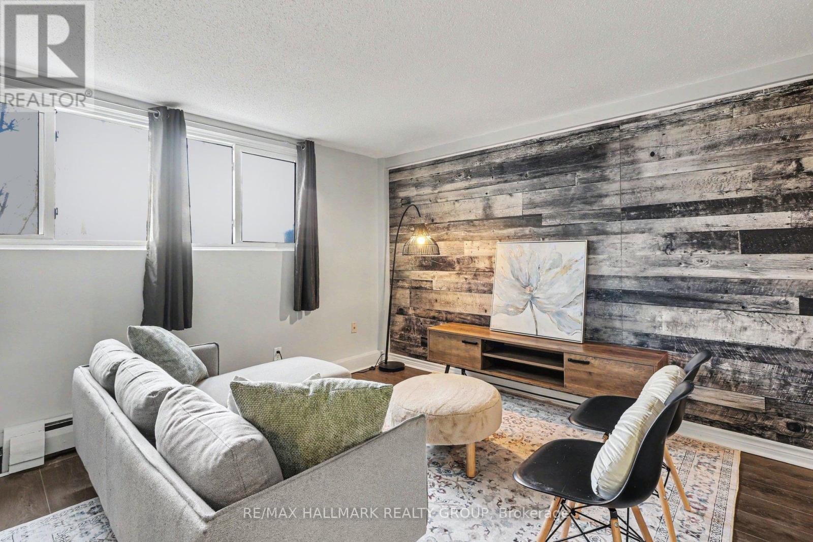 #2 898 ELMSMERE ROAD - 8