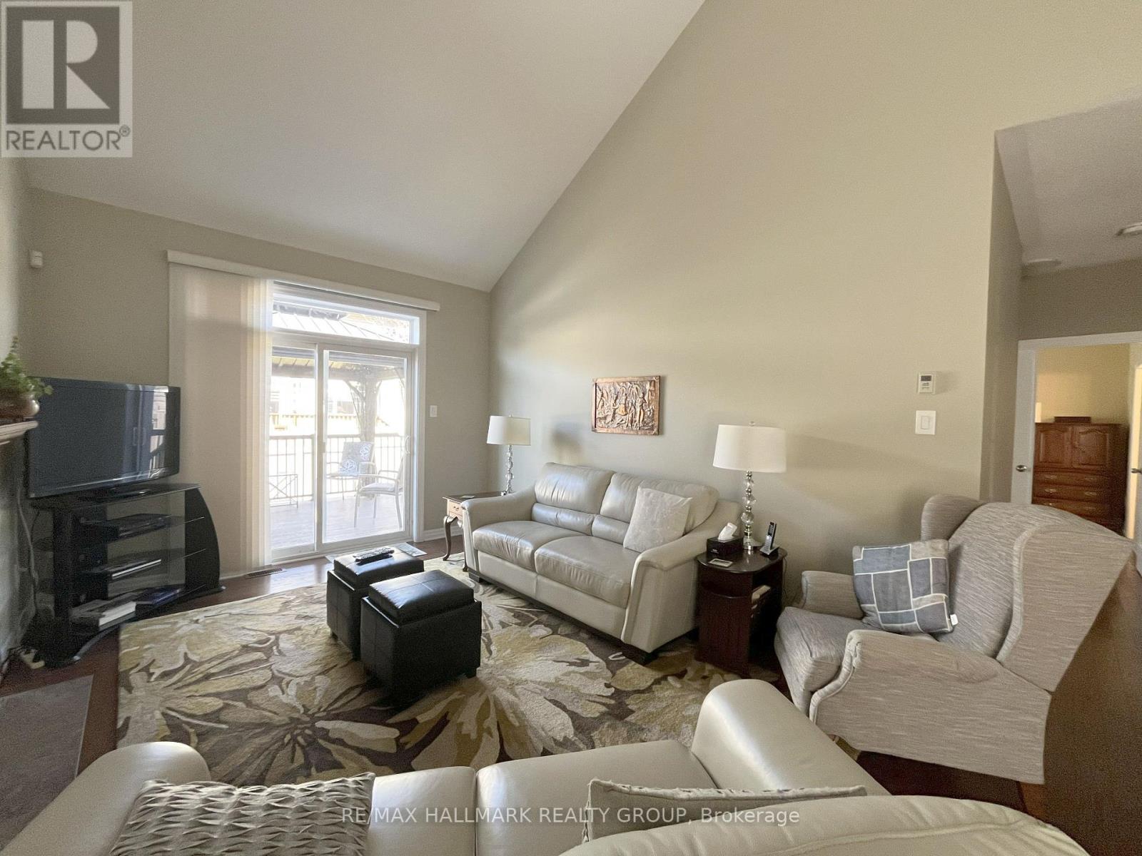 533 PEERLESS STREET - 13