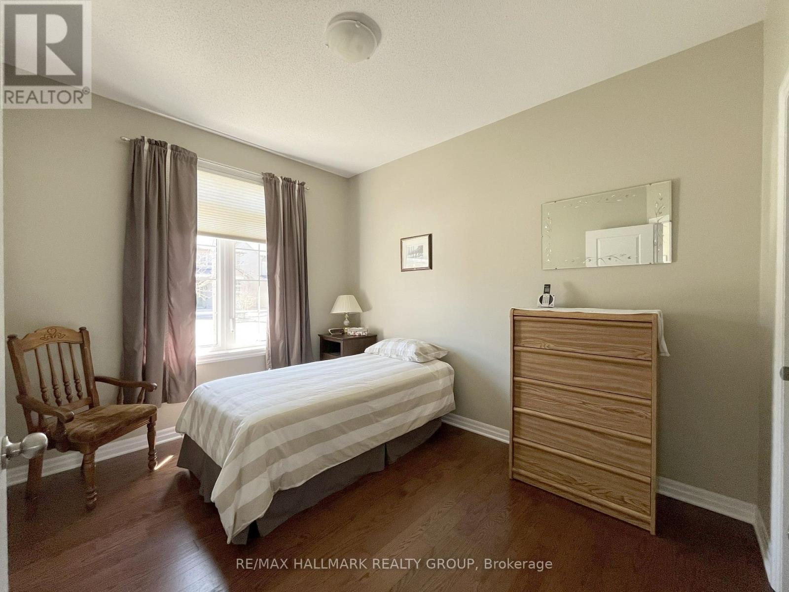 533 PEERLESS STREET - 26