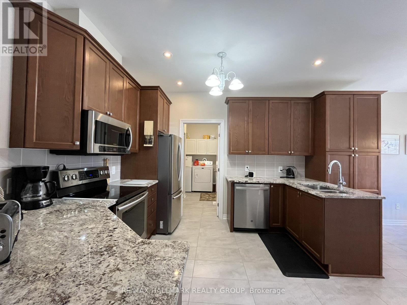 533 PEERLESS STREET - 7