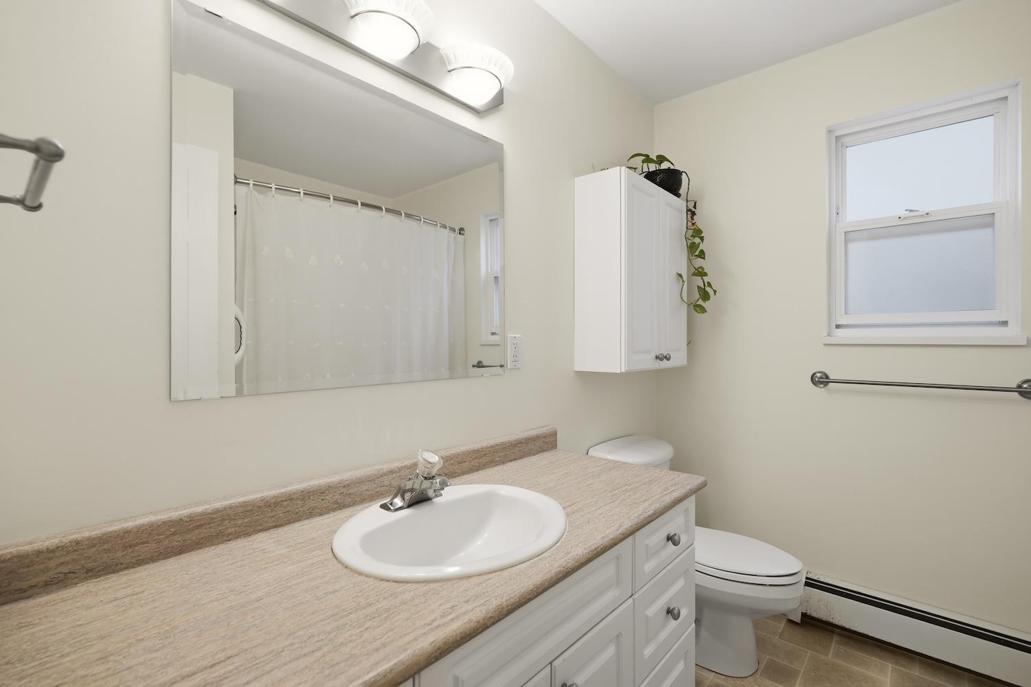 863 LEE STREET, White Rock