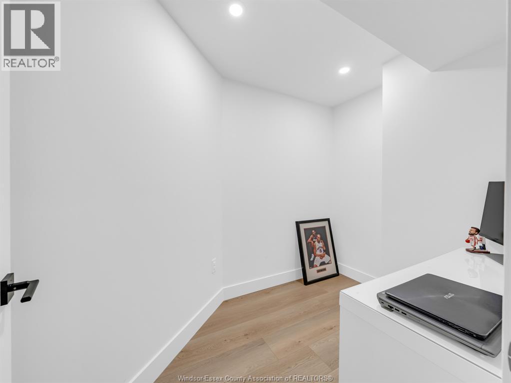 1077 Icewater AVENUE - 33