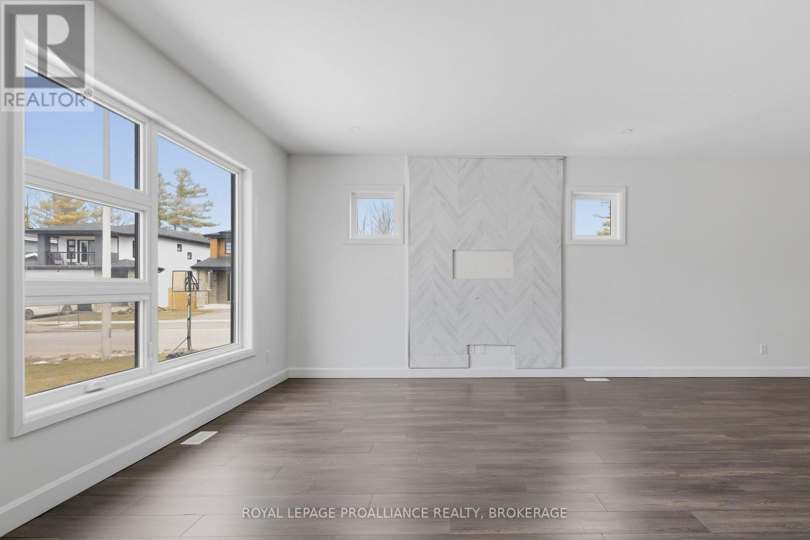 33 WALDEN POND DRIVE - 11