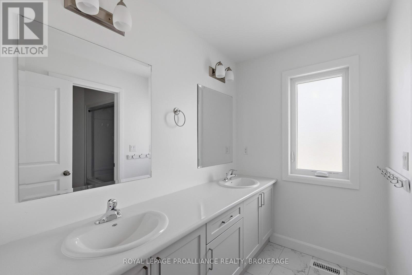 33 WALDEN POND DRIVE - 30
