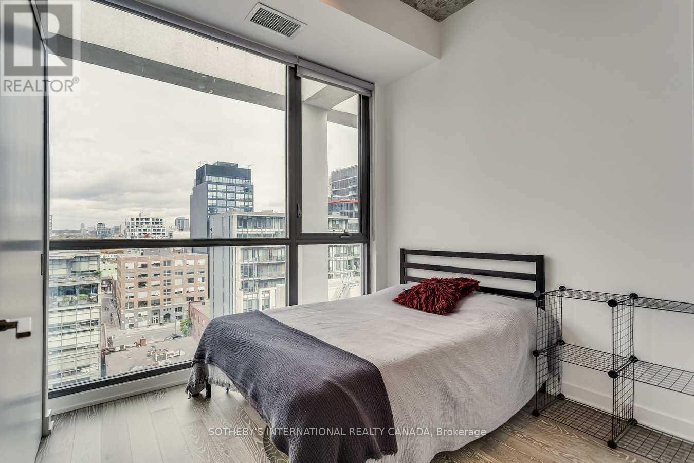 #PH06 39 BRANT STREET - 36