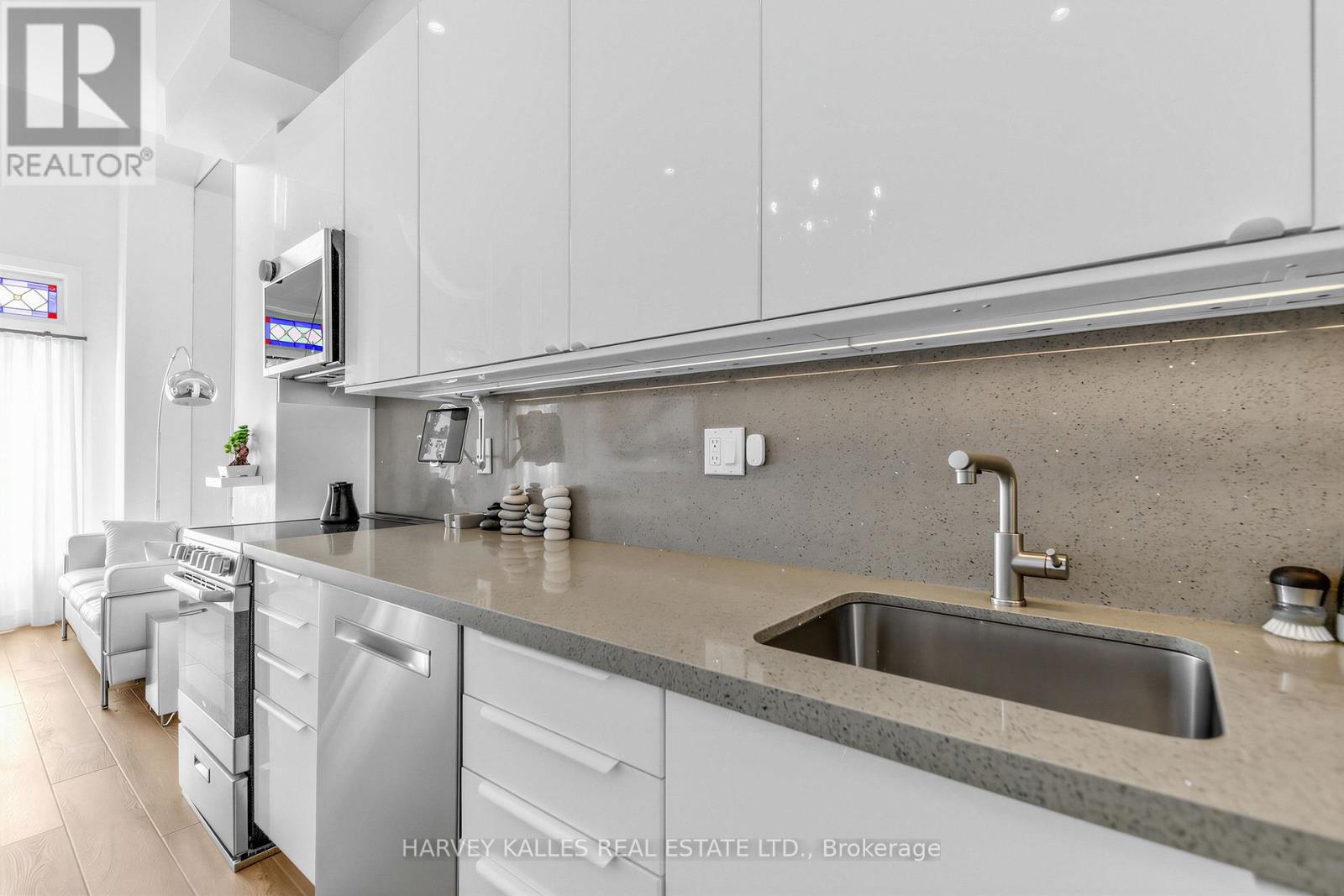 210 GERRARD STREET E - 13
