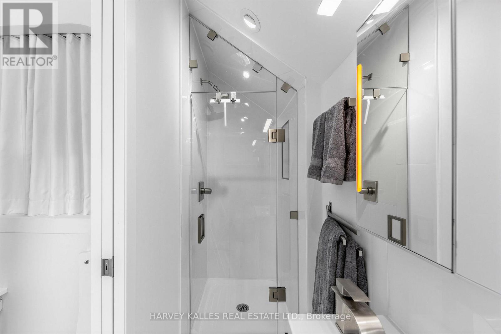 210 GERRARD STREET E - 24