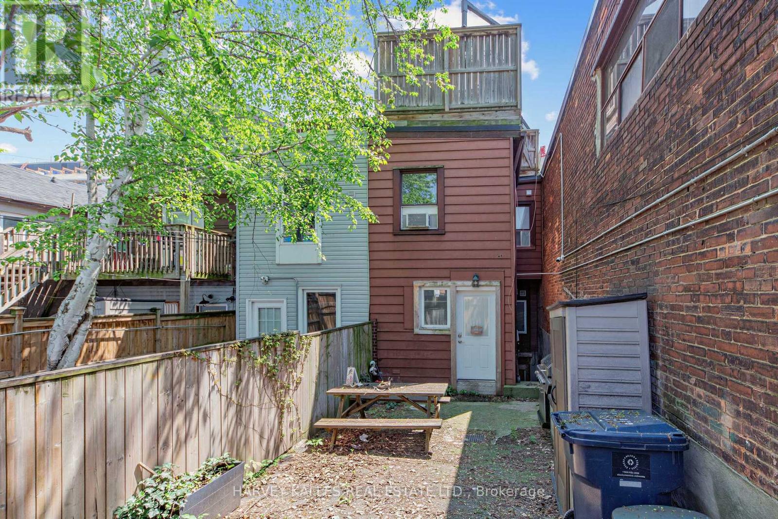 210 GERRARD STREET E - 27