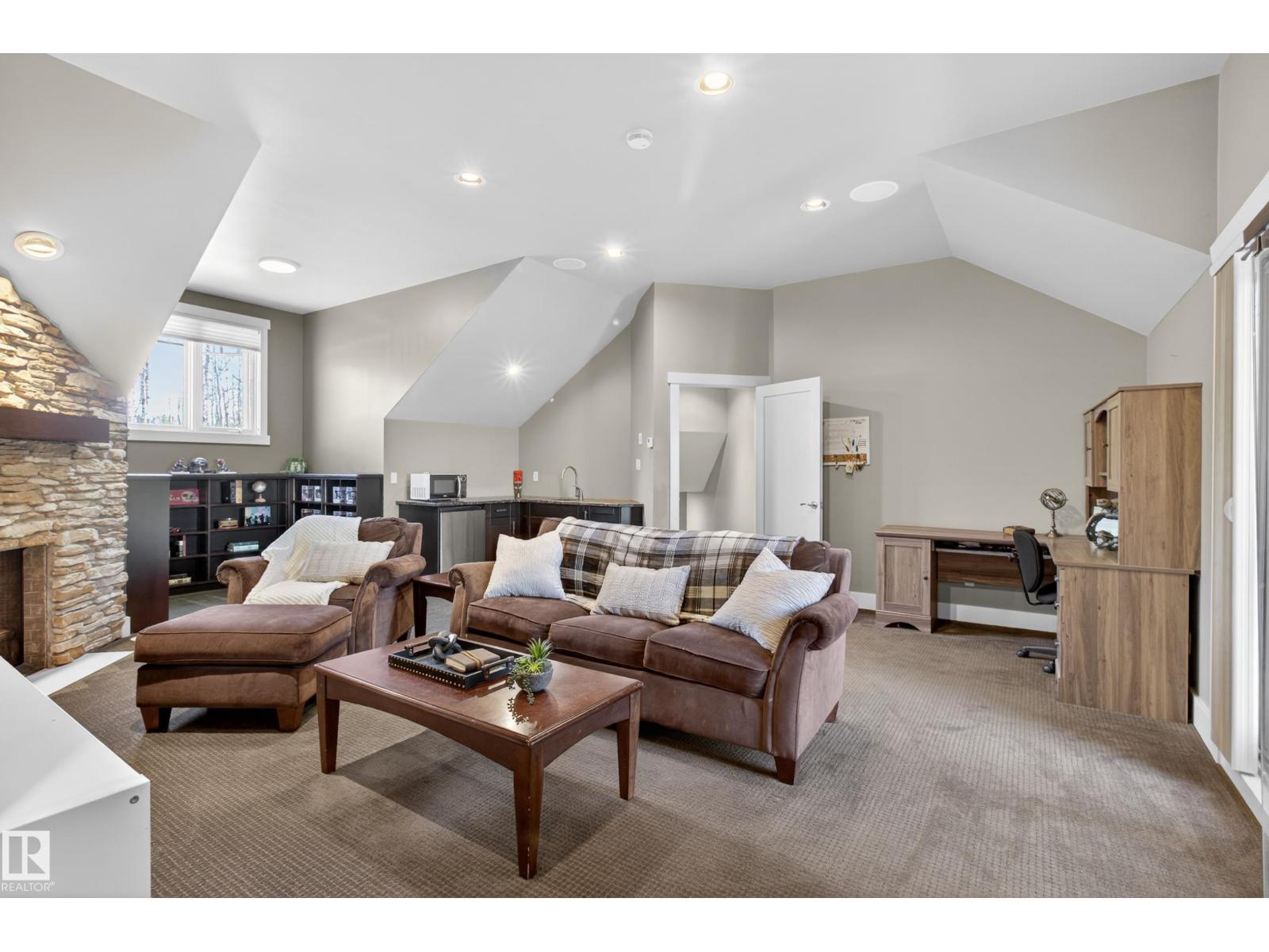 #37 52224 RGE ROAD 231 - 31
