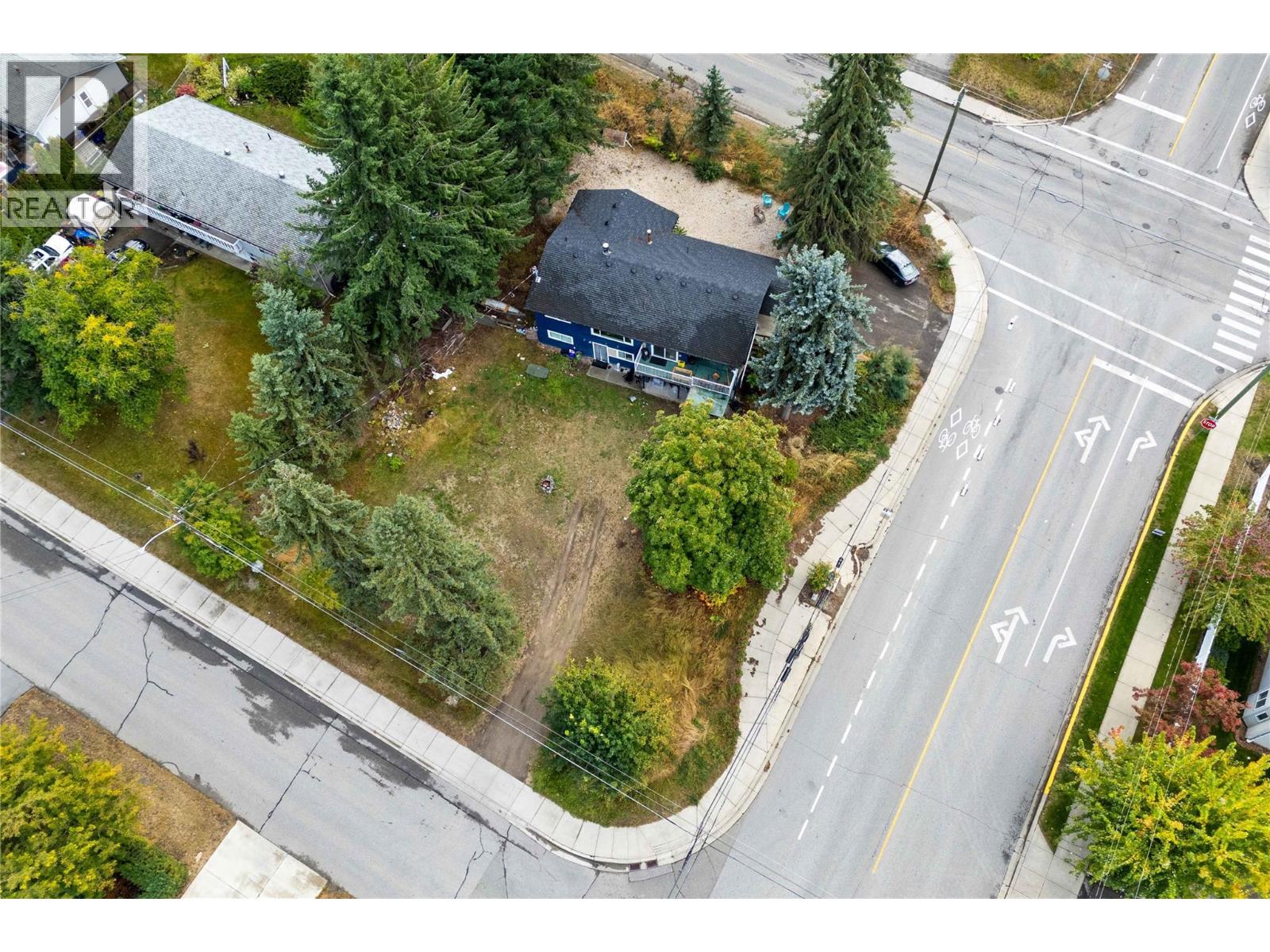  2030 1 Avenue Northeast, Salmon Arm