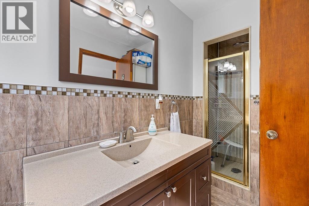 140 SOLOMON Crescent, Hamilton, Ontario, L8W2G7 — Photo 24