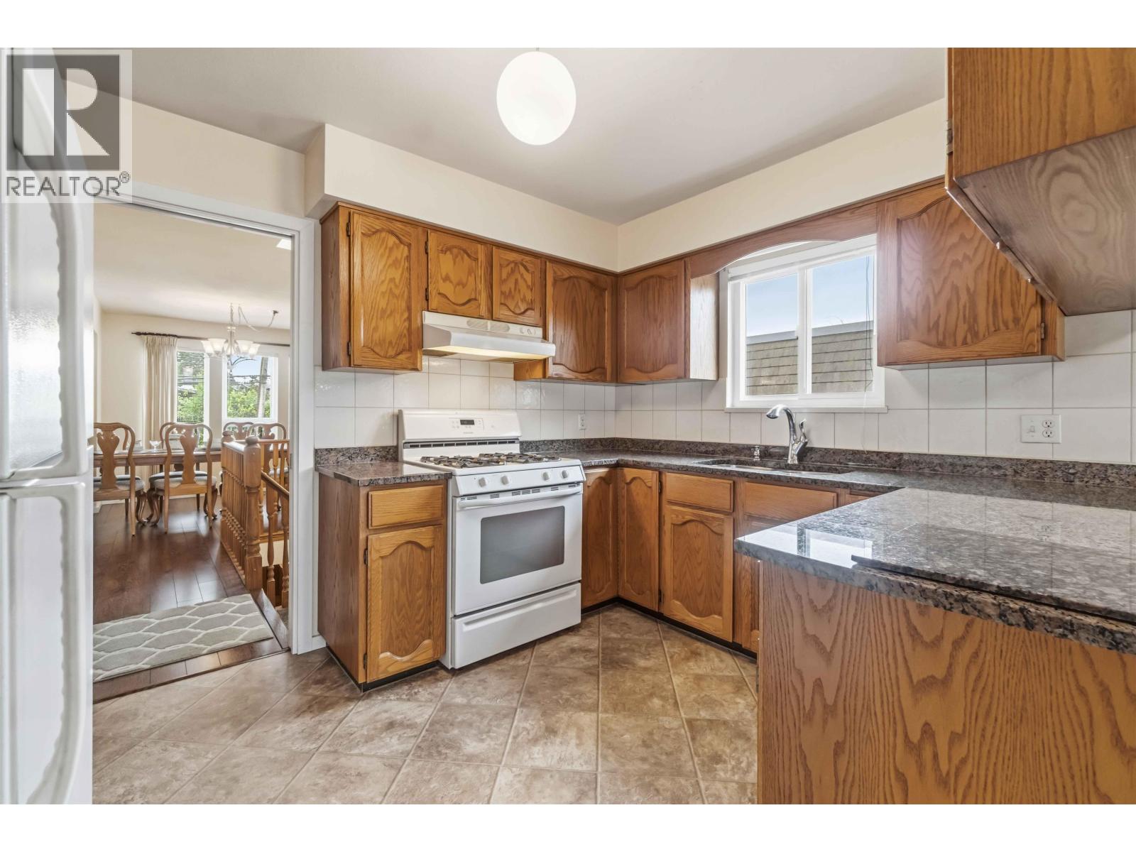 6895 MCKAY AVENUE, Burnaby