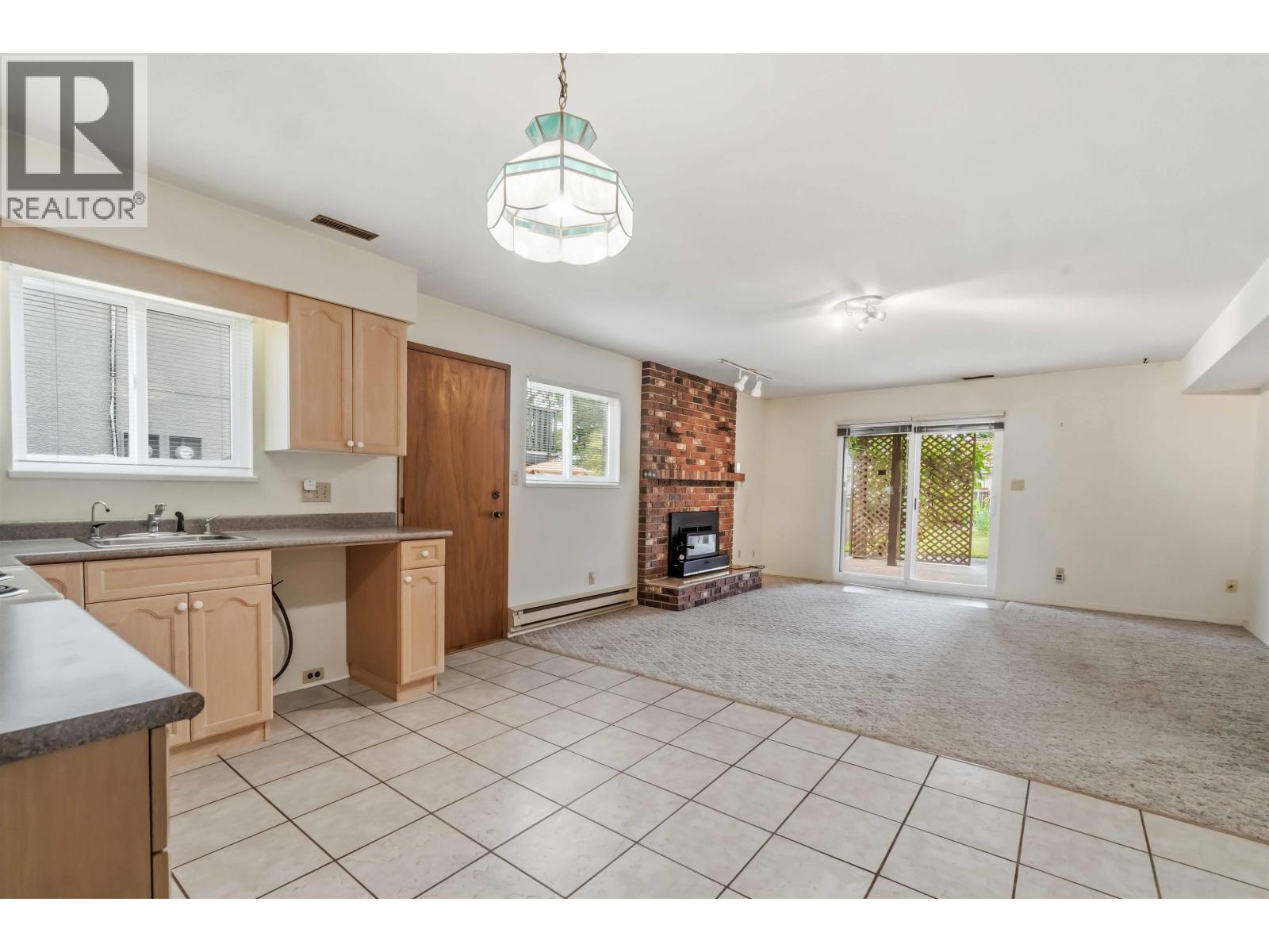 6895 MCKAY AVENUE, Burnaby