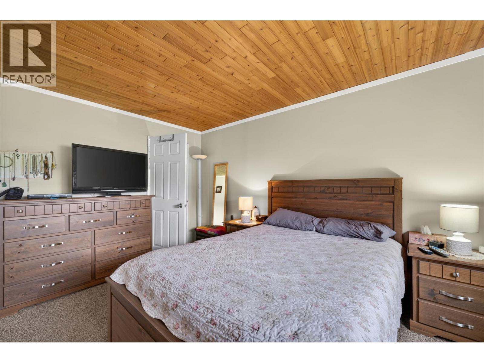 1403 Salmon River Road, Salmon Arm
