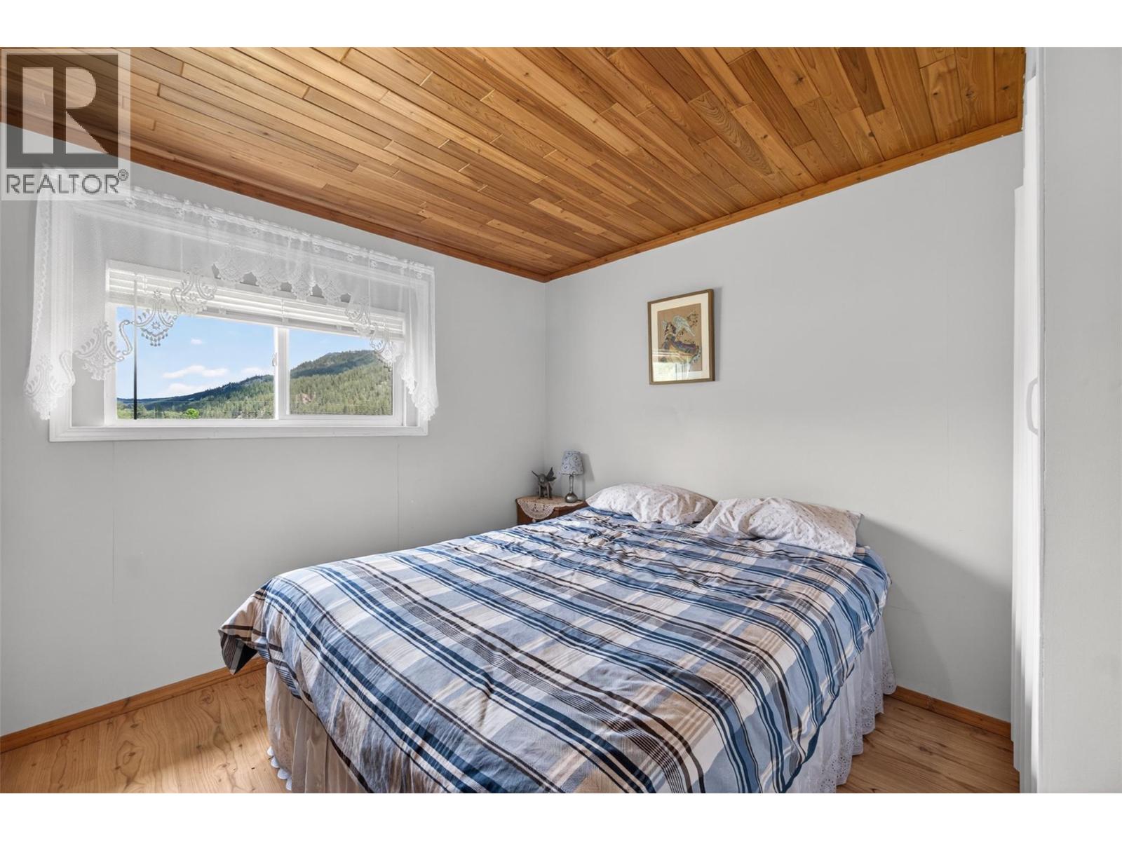1403 Salmon River Road, Salmon Arm