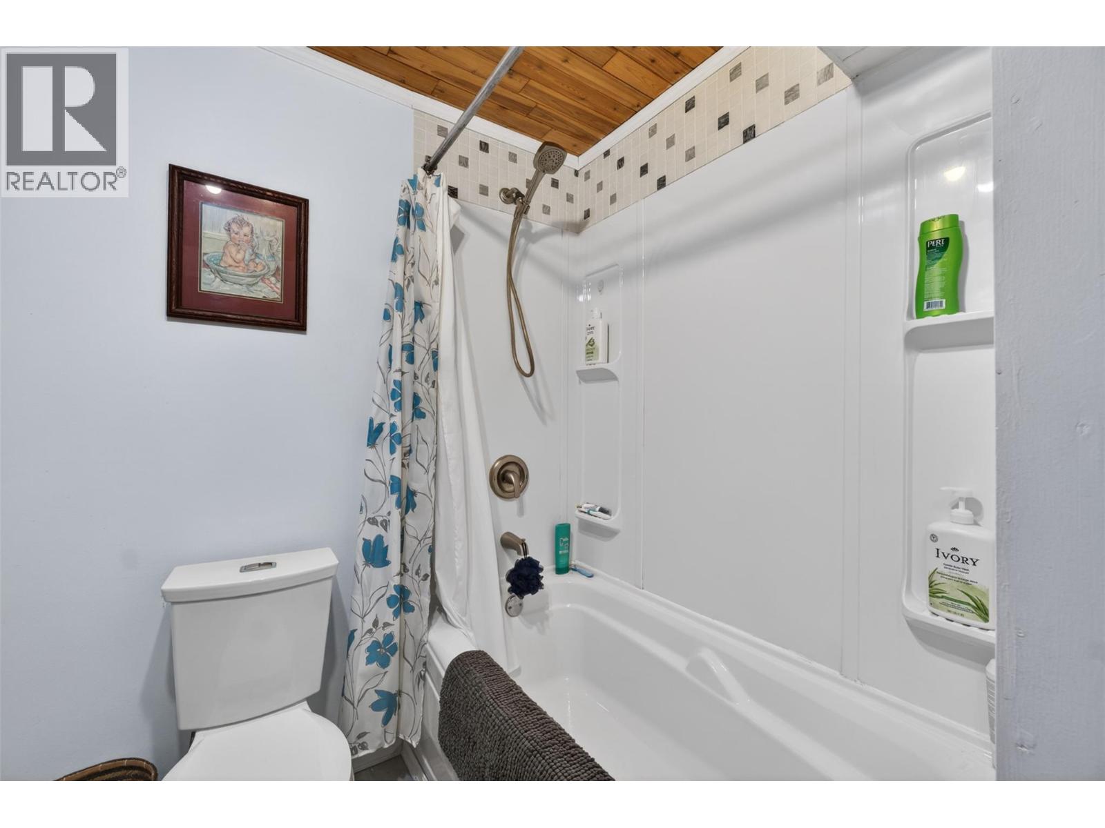 1403 Salmon River Road, Salmon Arm