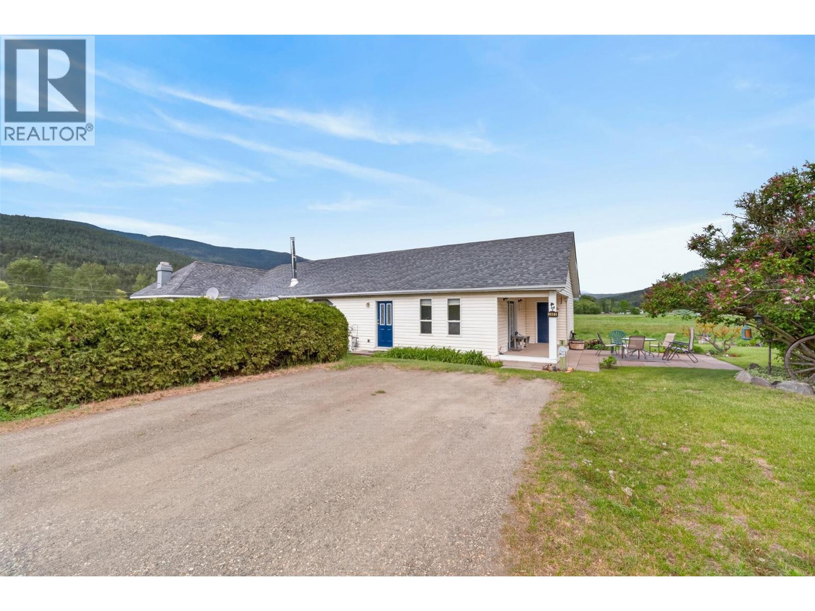 1403 Salmon River Road, Salmon Arm