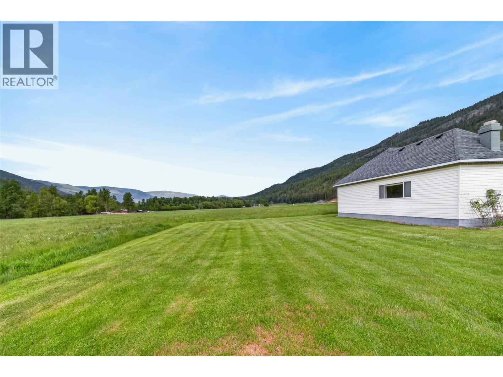 1403 Salmon River Road, Salmon Arm