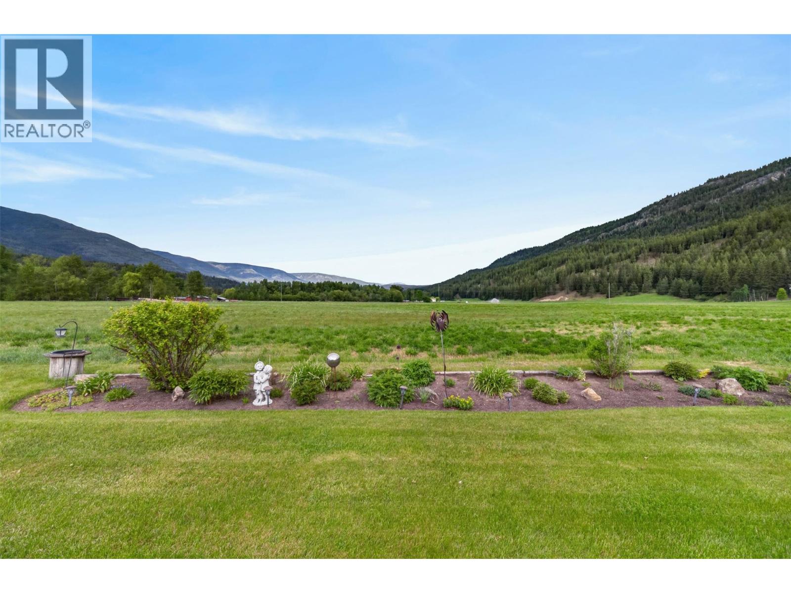 1403 Salmon River Road, Salmon Arm