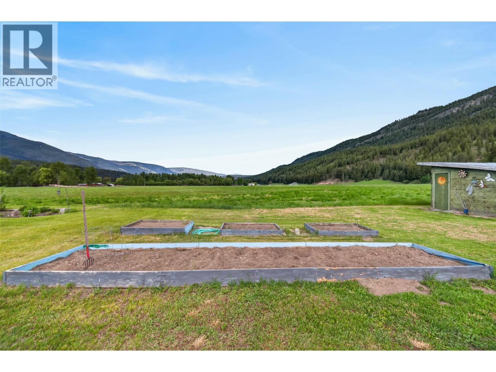 1403 Salmon River Road, Salmon Arm