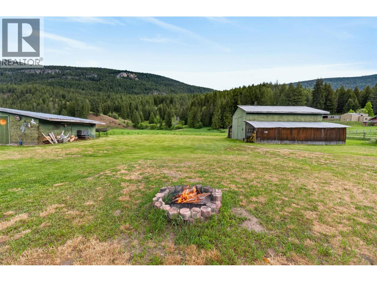 1403 Salmon River Road, Salmon Arm