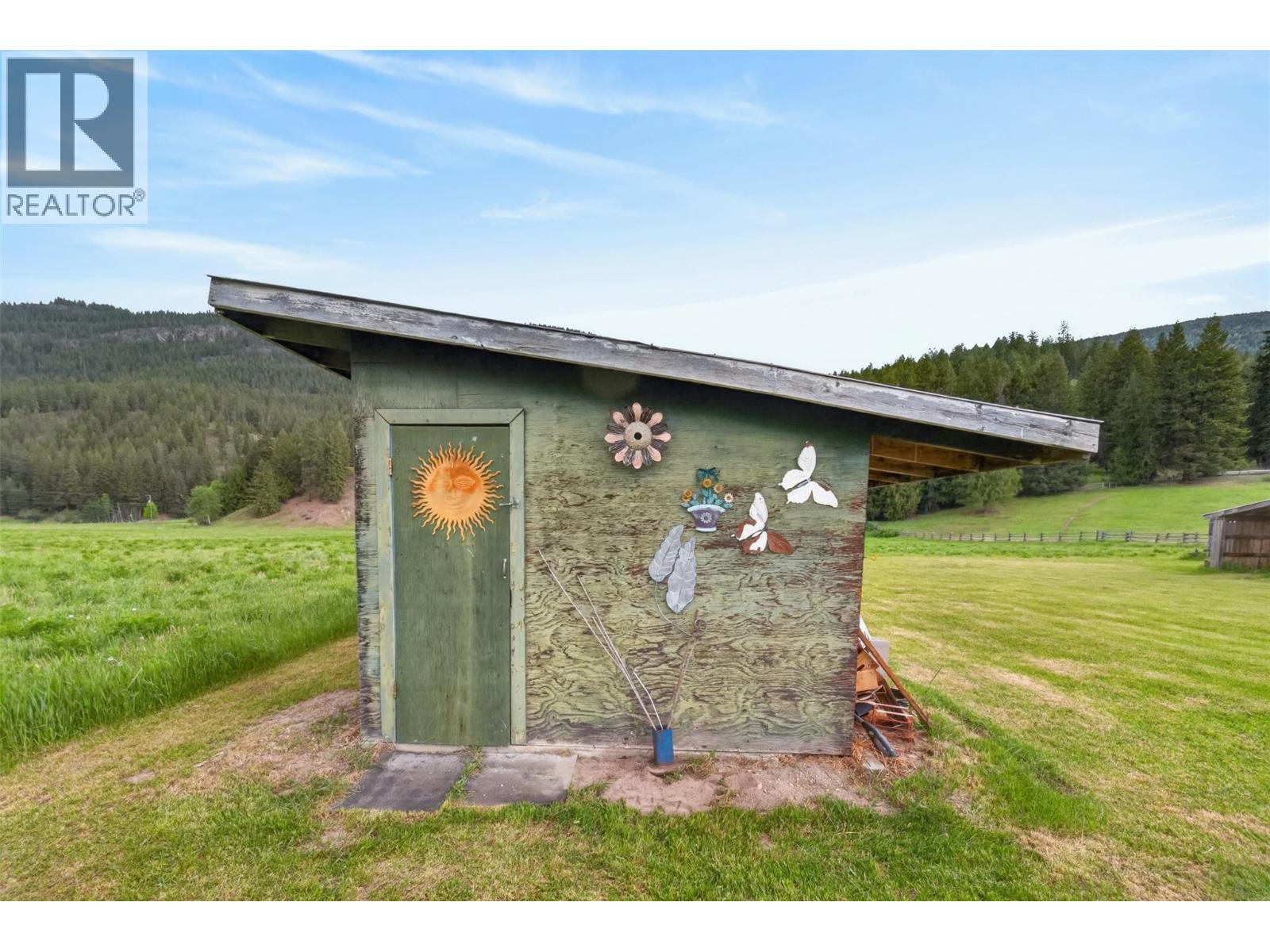 1403 Salmon River Road, Salmon Arm