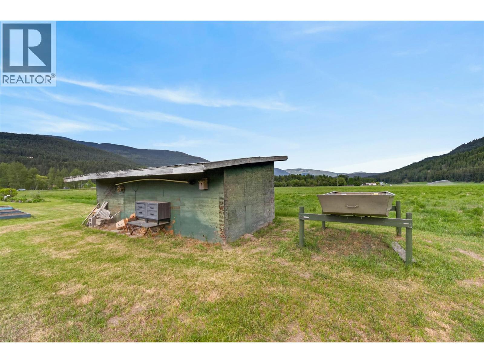 1403 Salmon River Road, Salmon Arm