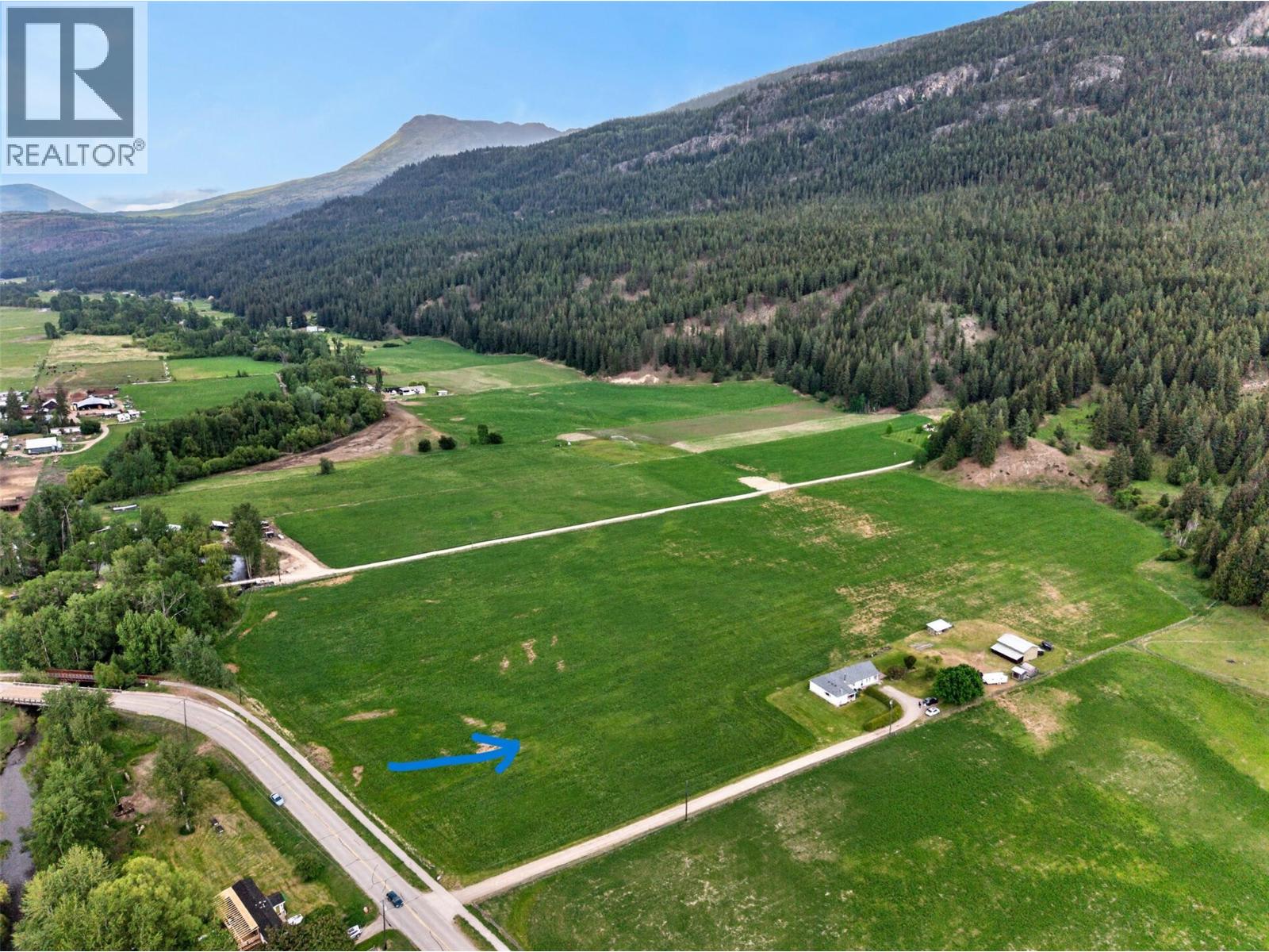 1403 Salmon River Road, Salmon Arm