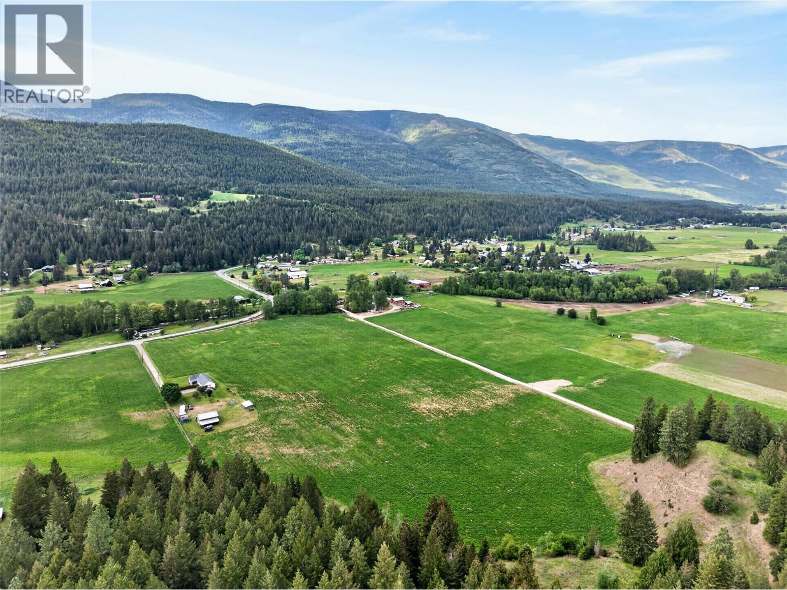 1403 Salmon River Road, Salmon Arm