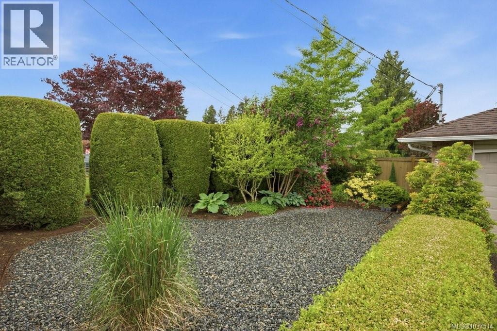 533 Aspen Ave, Qualicum Beach