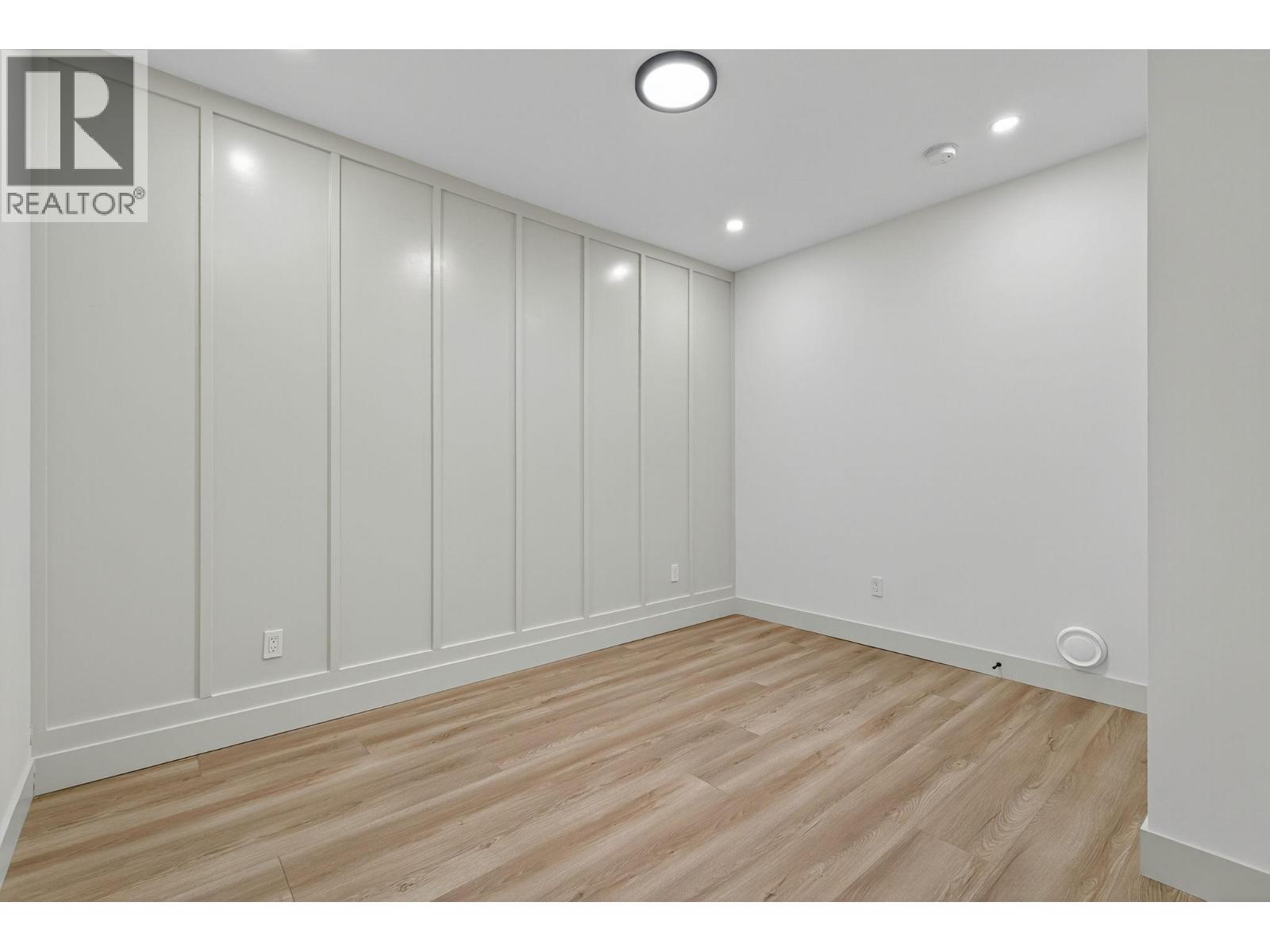 8932 Tavistock Road - 39