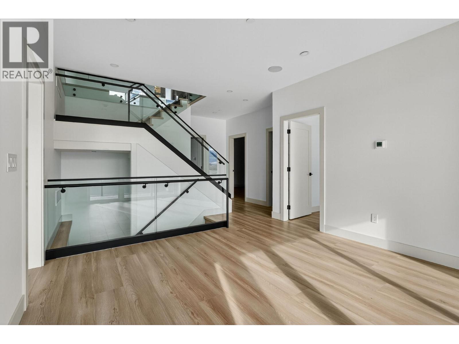 8932 Tavistock Road - 31