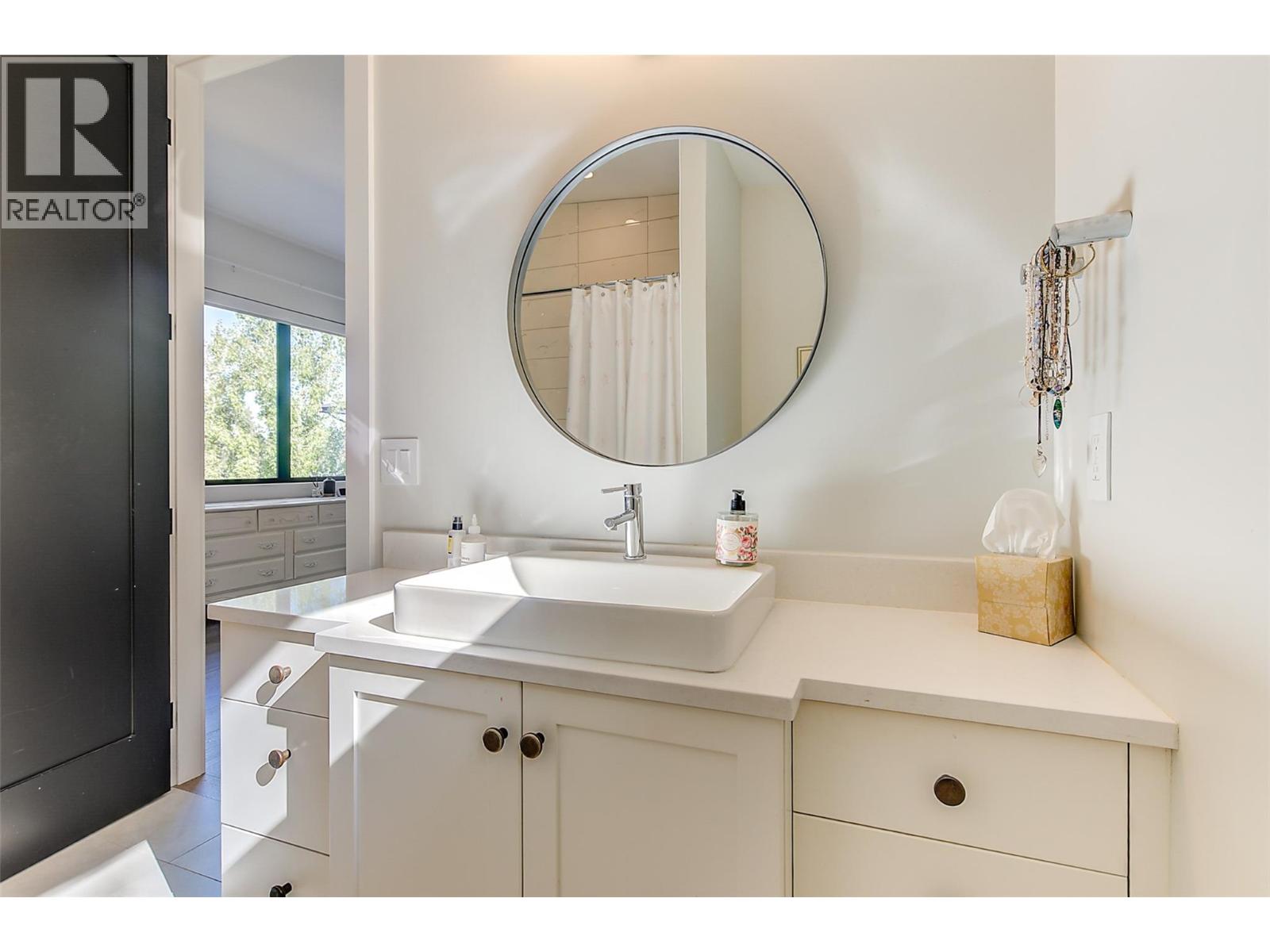  763 Barnaby Road, Kelowna