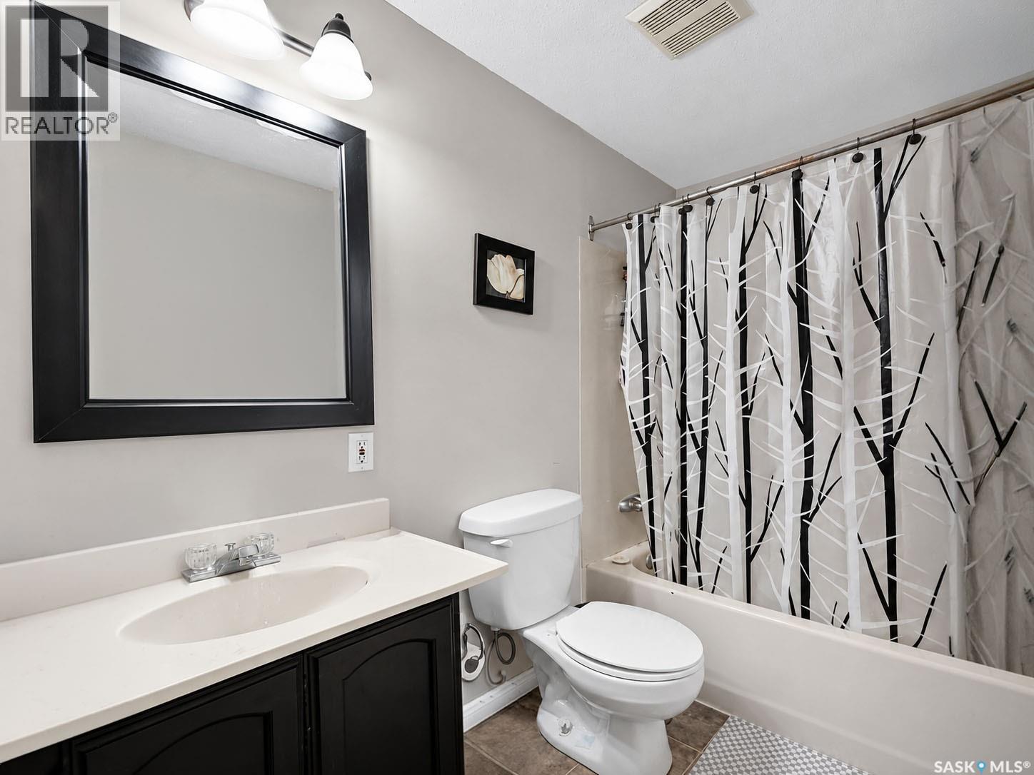 312 20th STREET E - 20