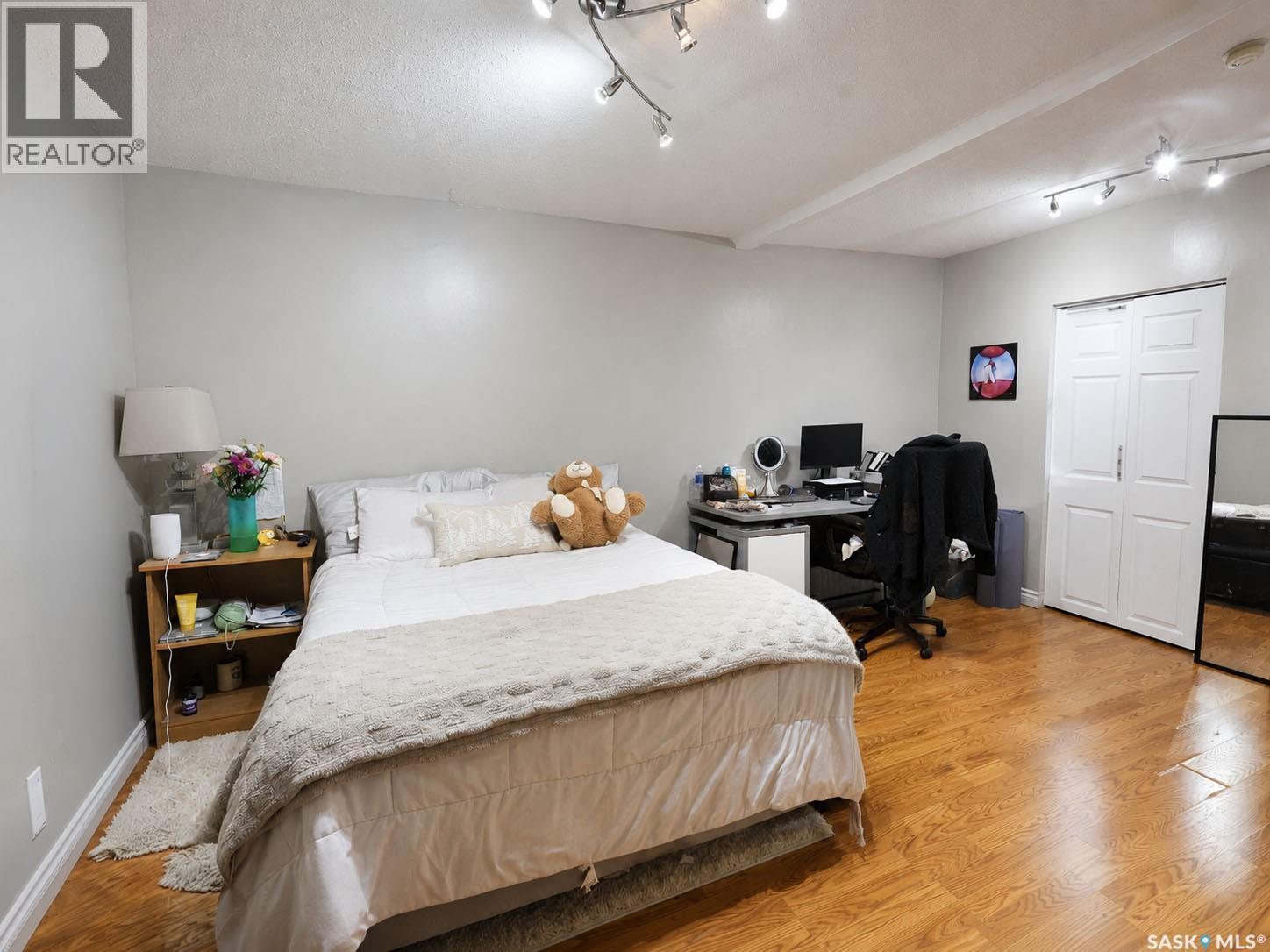 312 20th STREET E - 24