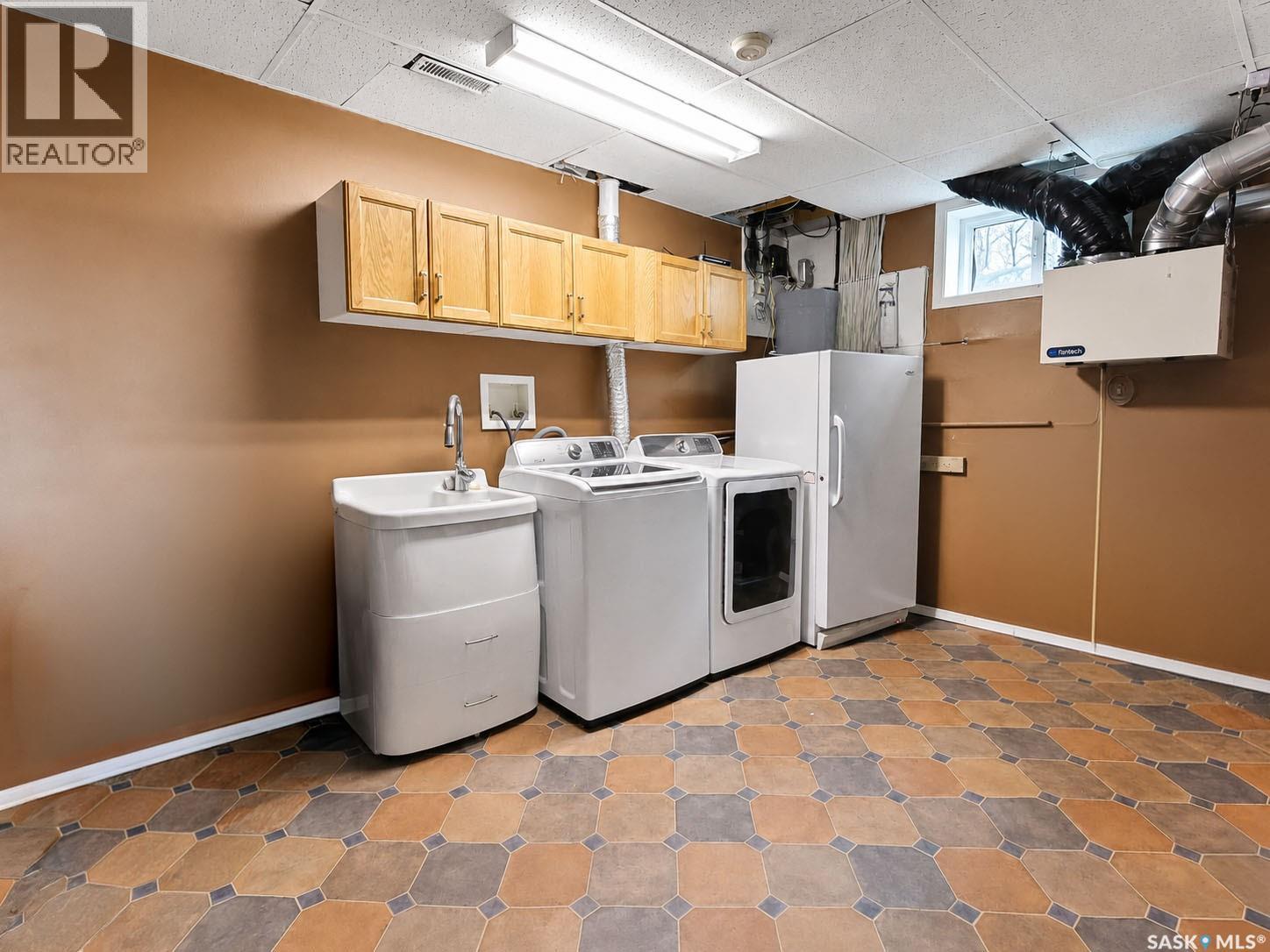 312 20th STREET E - 28