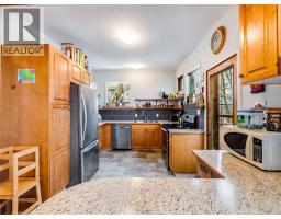 2050 Georgia Street, Rossland, BC V0G1Y0 Photo 11